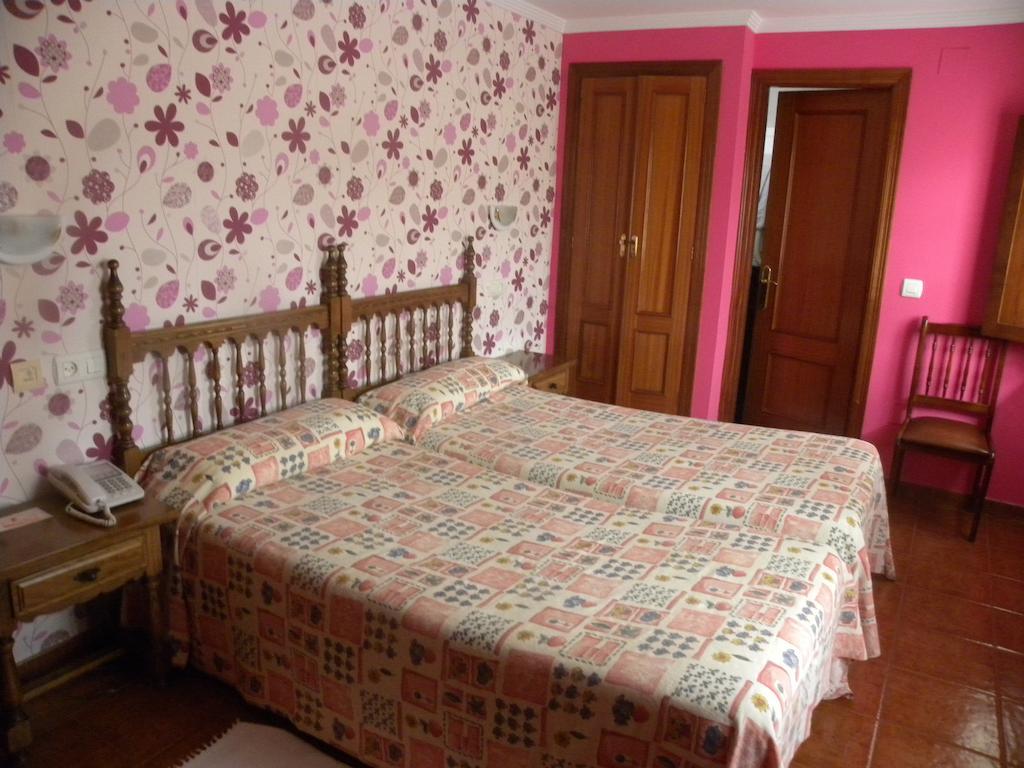 Hotel Restaurante Casa Fernando Ballota Chambre photo