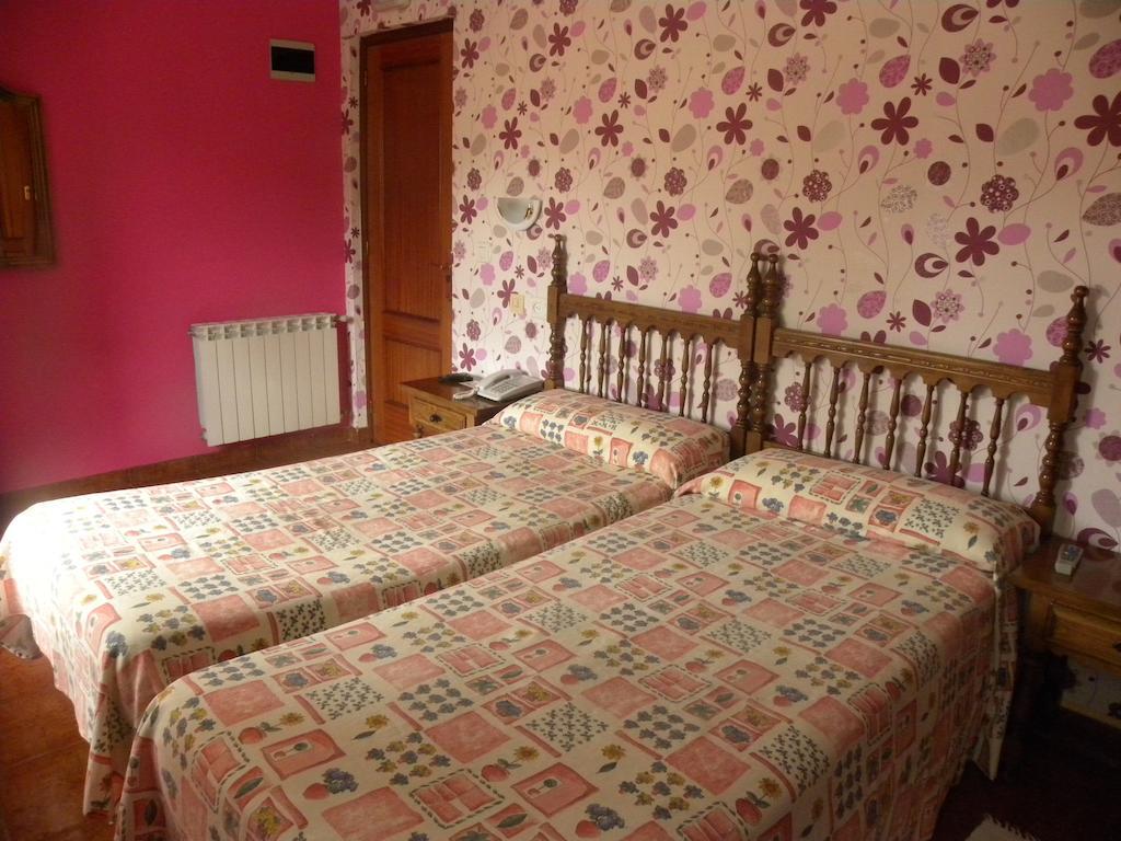 Hotel Restaurante Casa Fernando Ballota Chambre photo