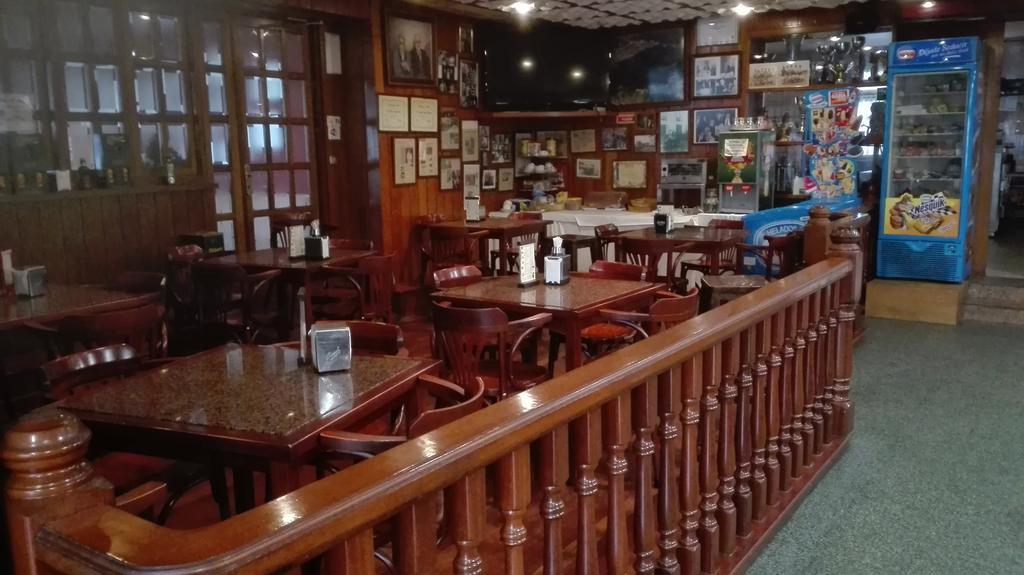 Hotel Restaurante Casa Fernando Ballota Extérieur photo
